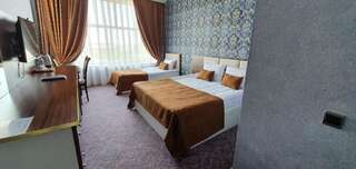Отель Sea Park Hotel Баку Стандартный трехместный номер с видом на море-6